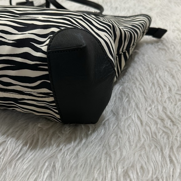 Michael Kors Eva black zebra print tote purse new - Picture 4 of 11